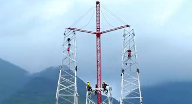 高压输电塔怎么搭？看工人空中搭积木